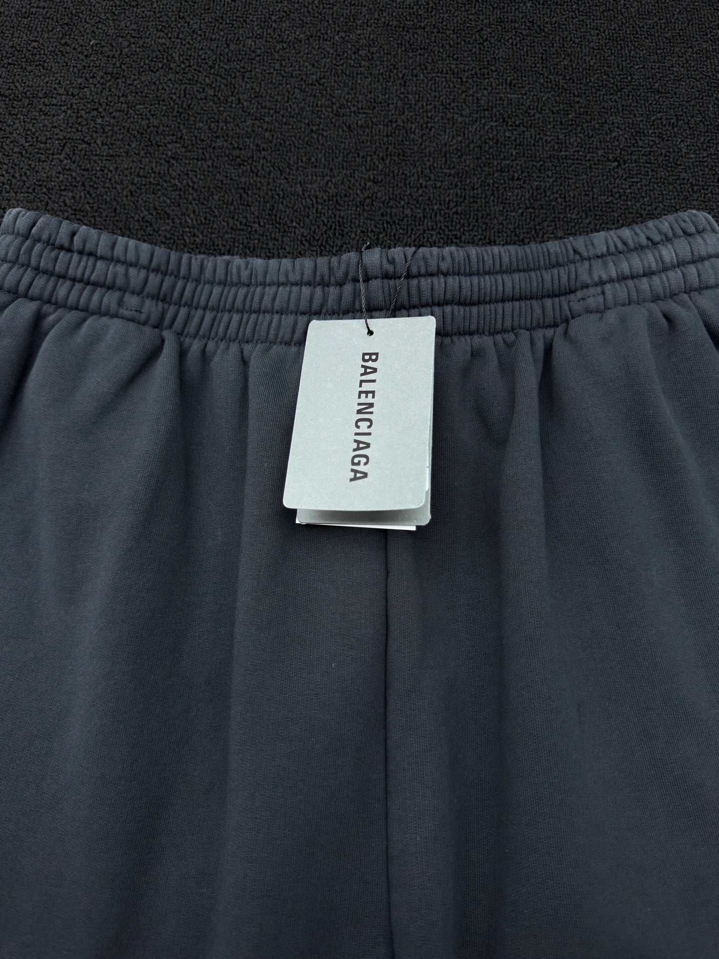 MEN'S BASKETBALL SERIES - SWEAT SHORTS IN BLACK