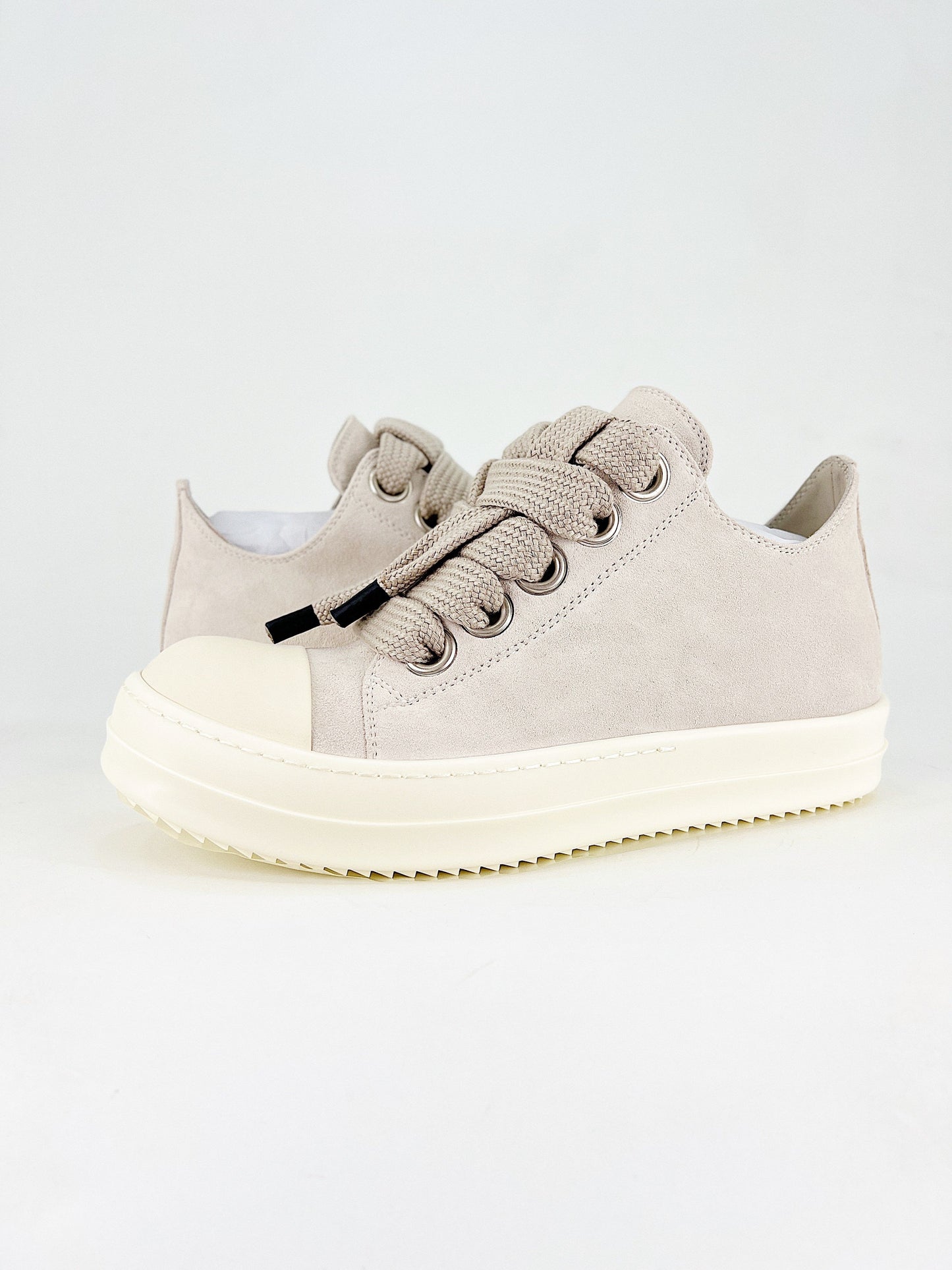 Rick Owen’s white jumbo lace