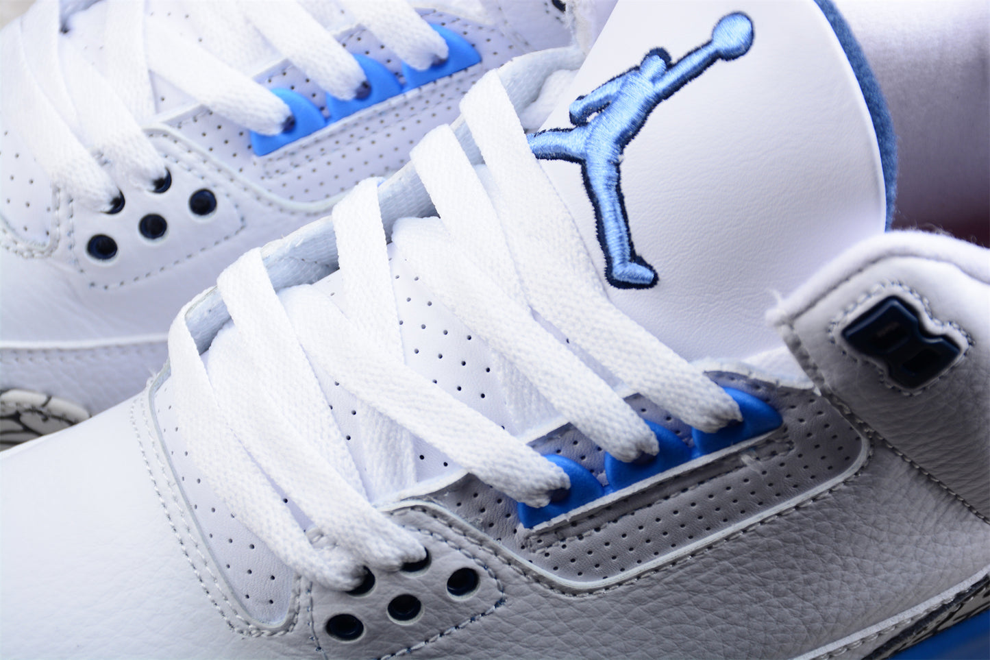 JORDAN 3 RETRO 'UNC'