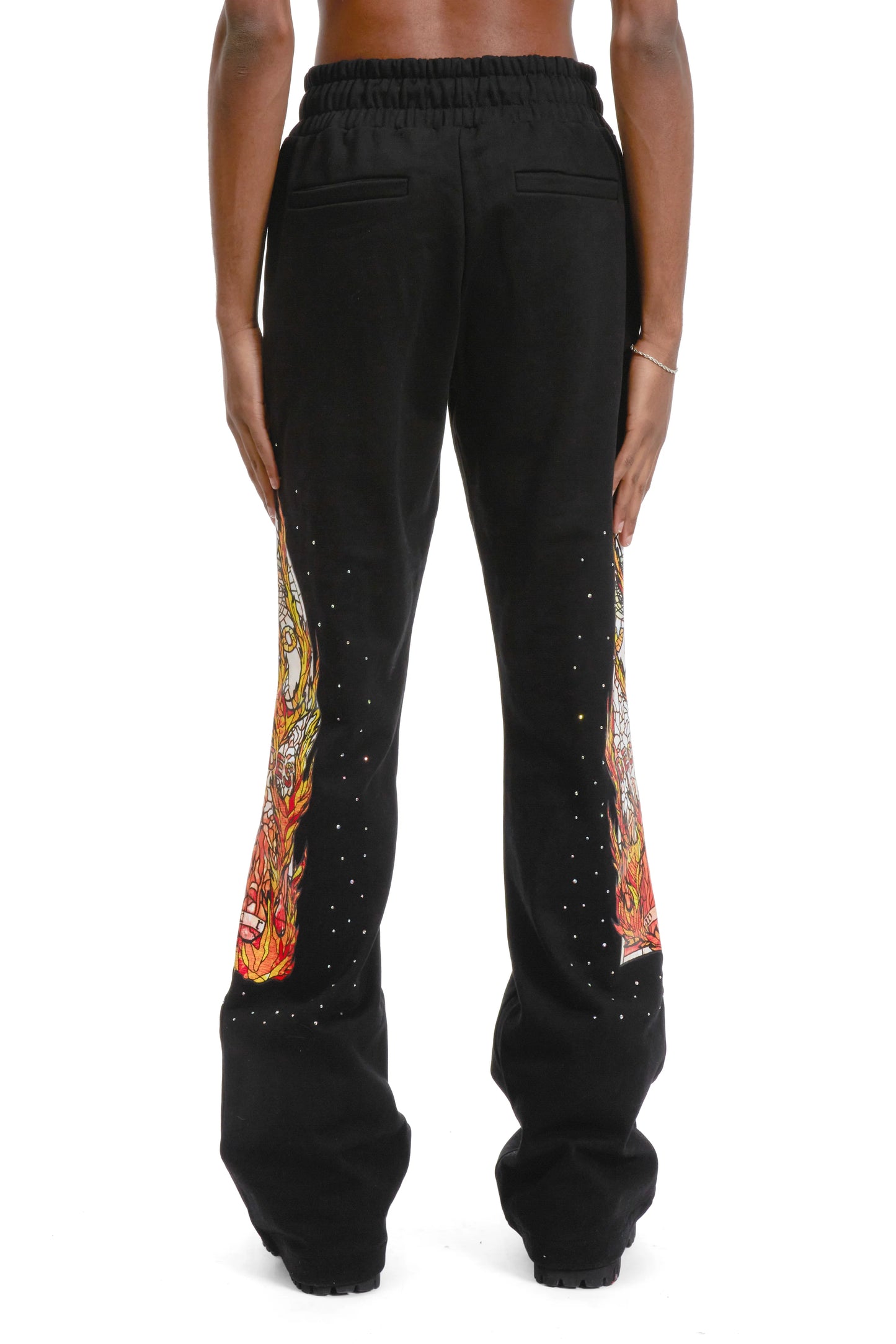 WHO DECIDES WAR black flame glass sweatpants