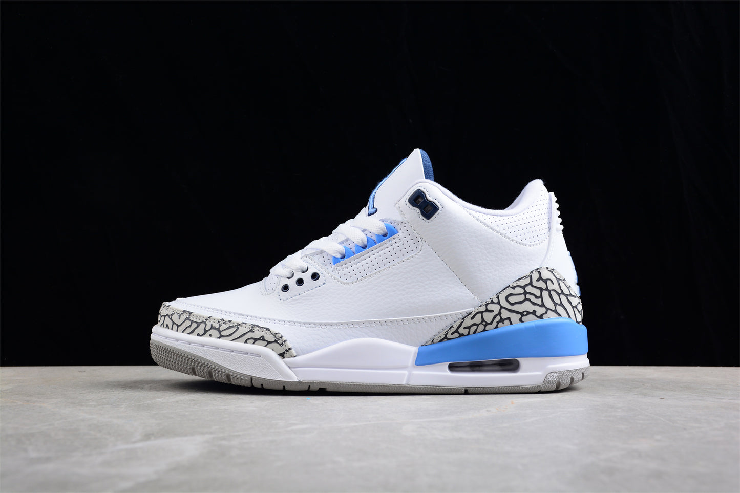 JORDAN 3 RETRO 'UNC'