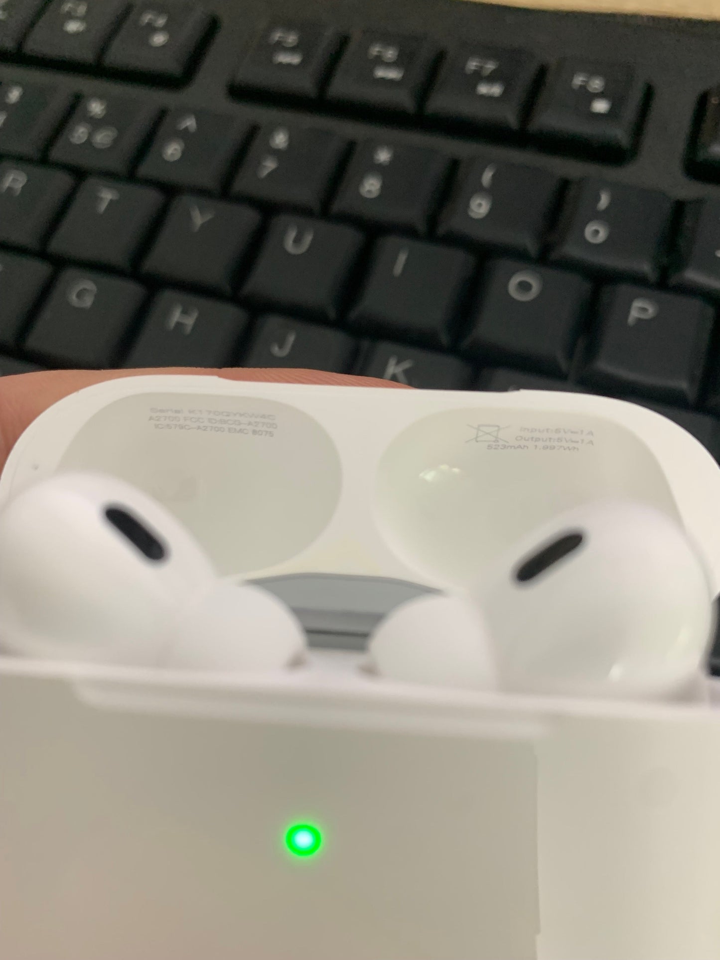 Apple AirPods Pro 2nd Gen White Bluetooth In-Ear Earbuds w/ Mic & Case