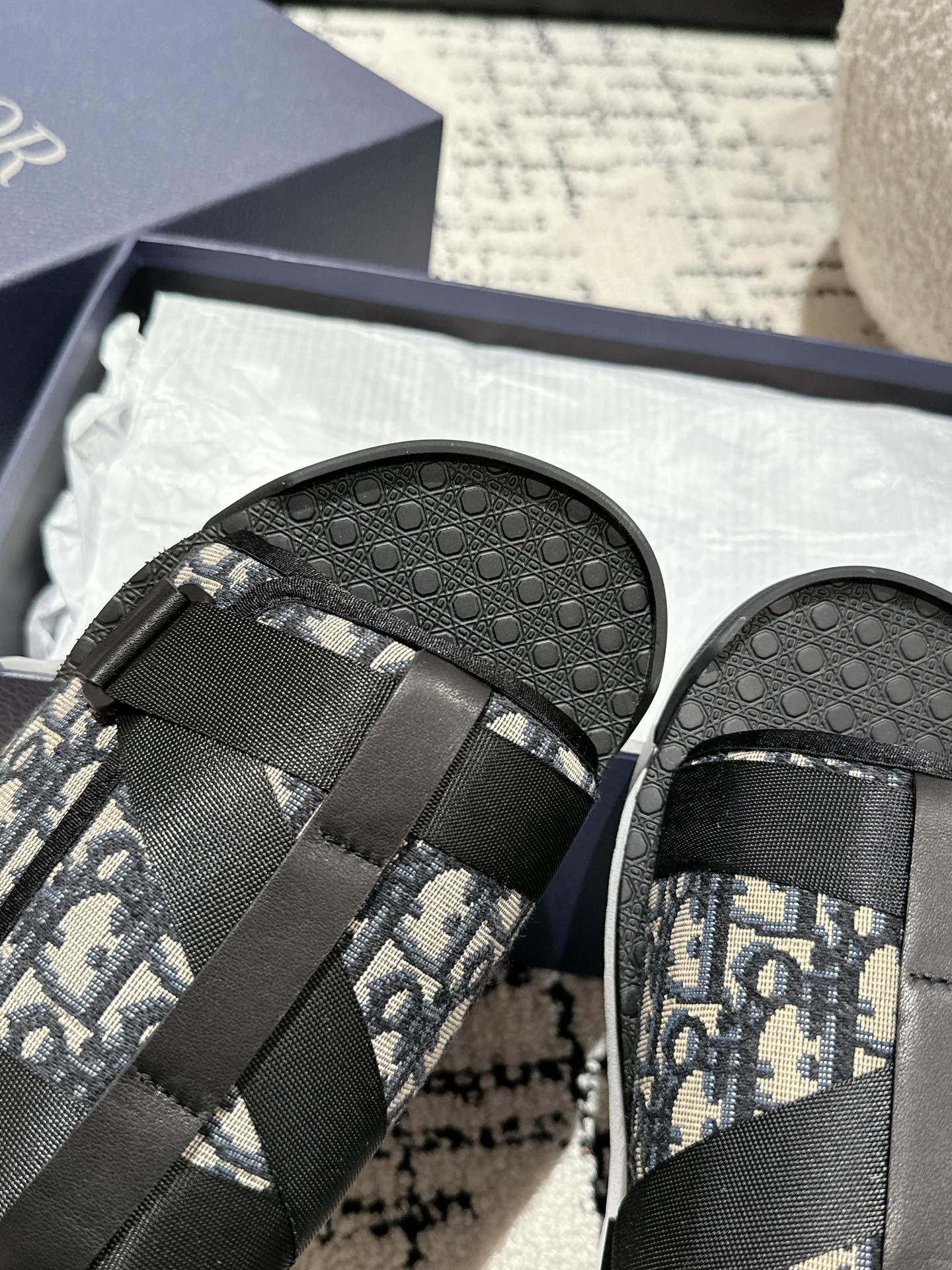Dior alpha slides