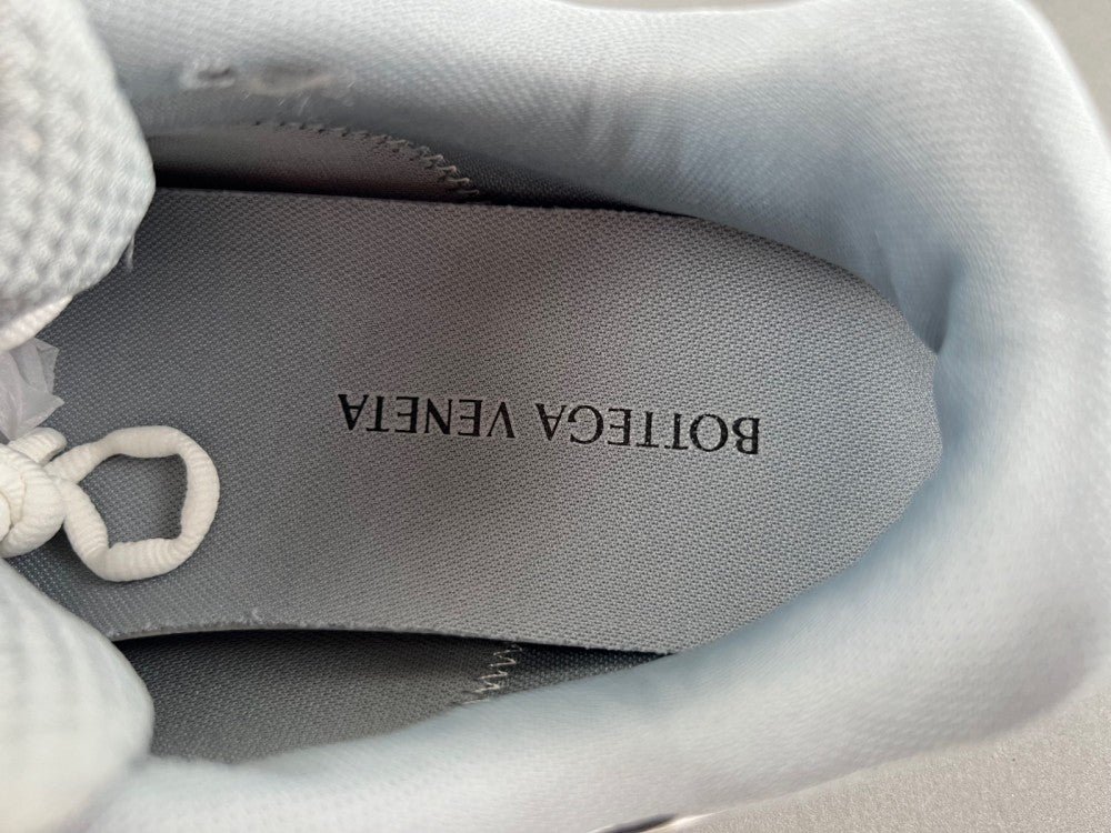Bottega venta orbit silver and white