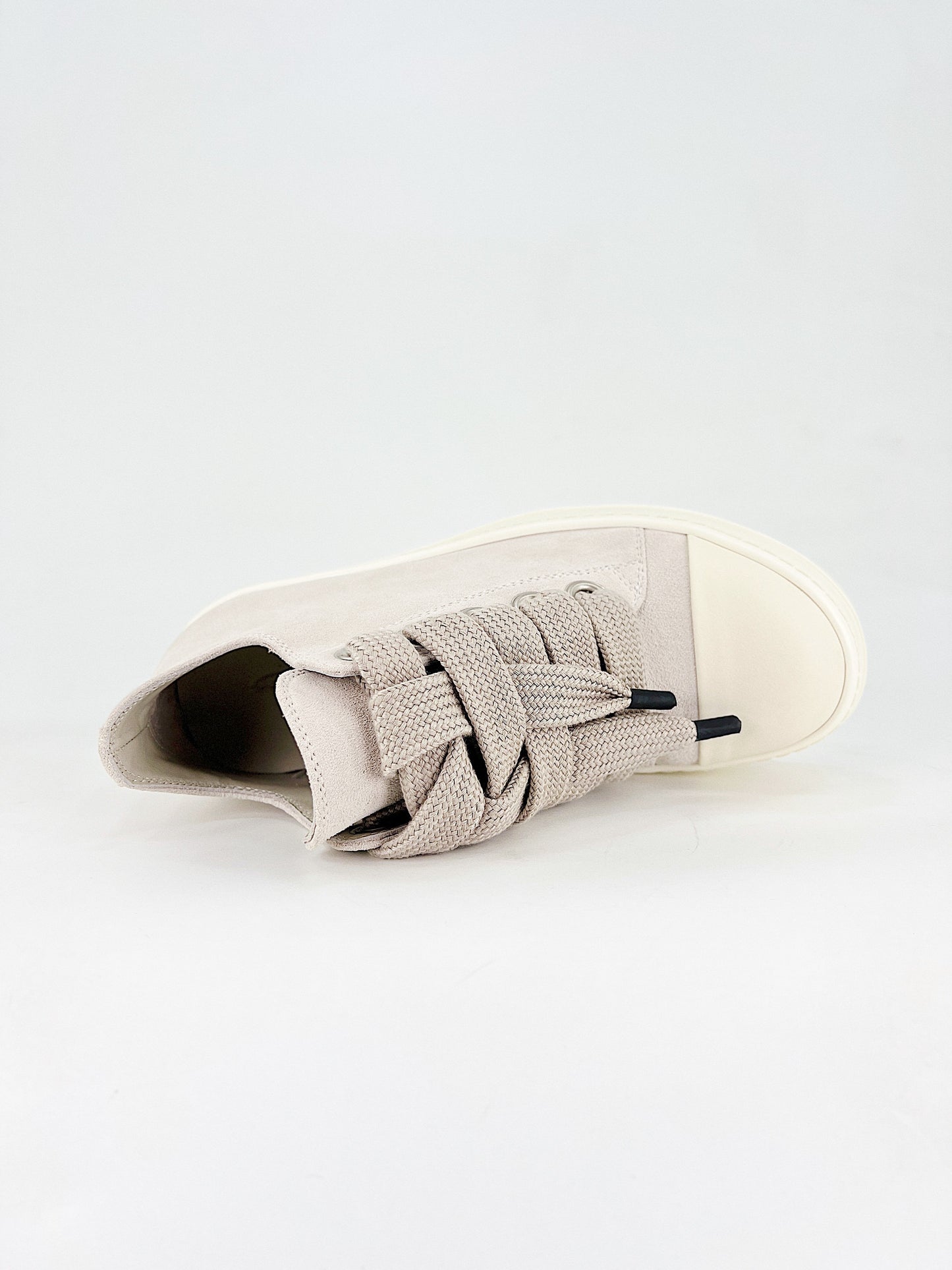 Rick Owen’s white jumbo lace