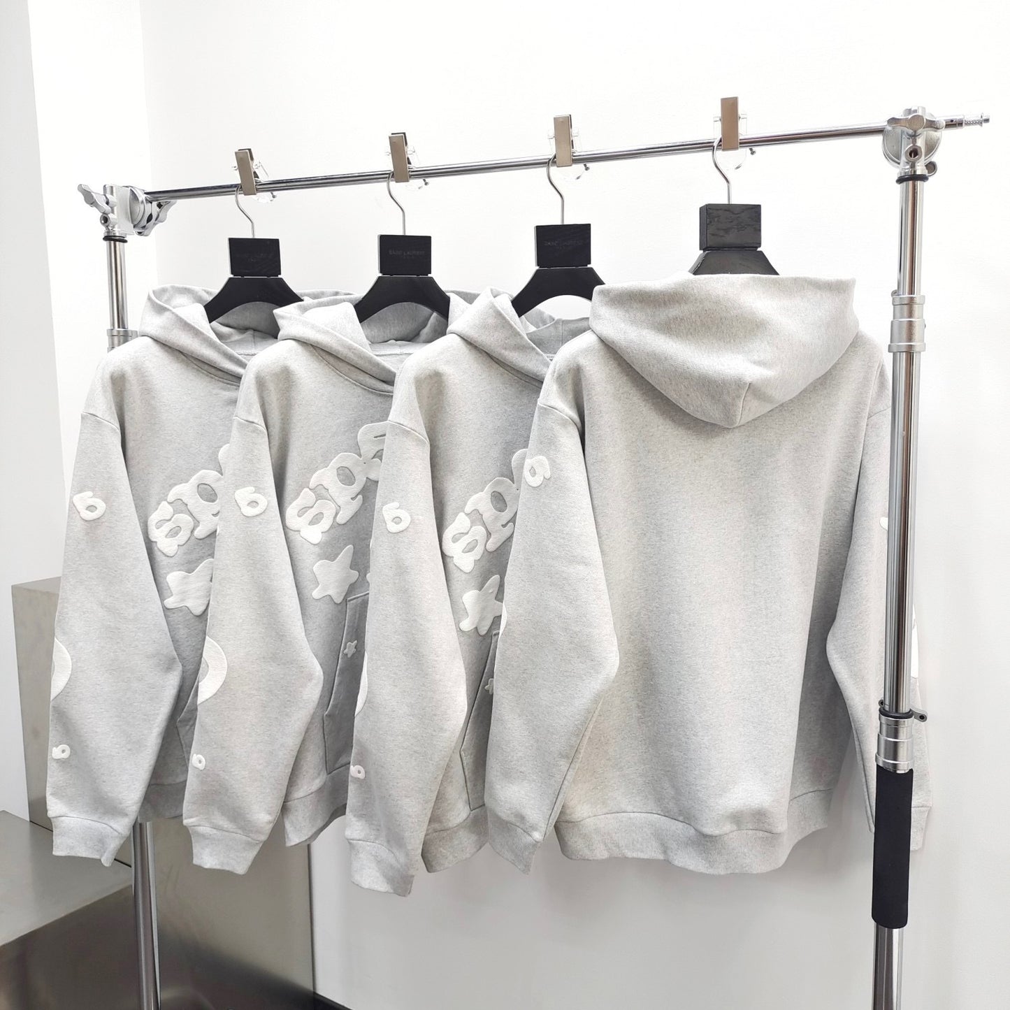 Sp5der worldwide gray  beluga hoodie puff print logo