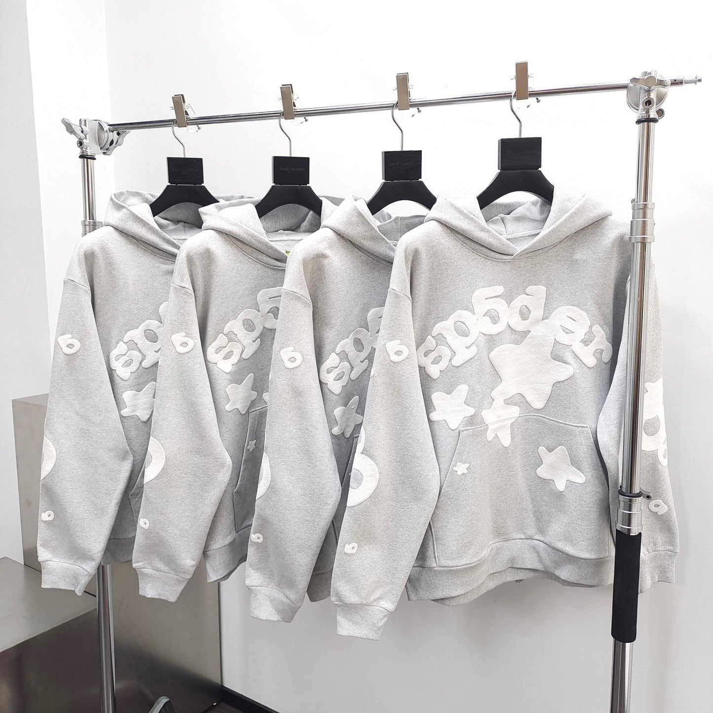 Sp5der worldwide gray  beluga hoodie puff print logo