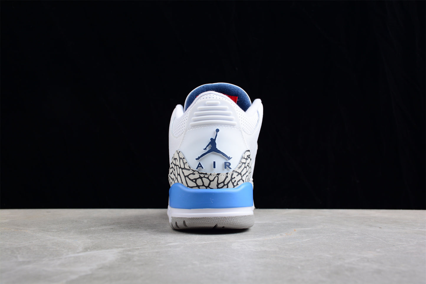 JORDAN 3 RETRO 'UNC'