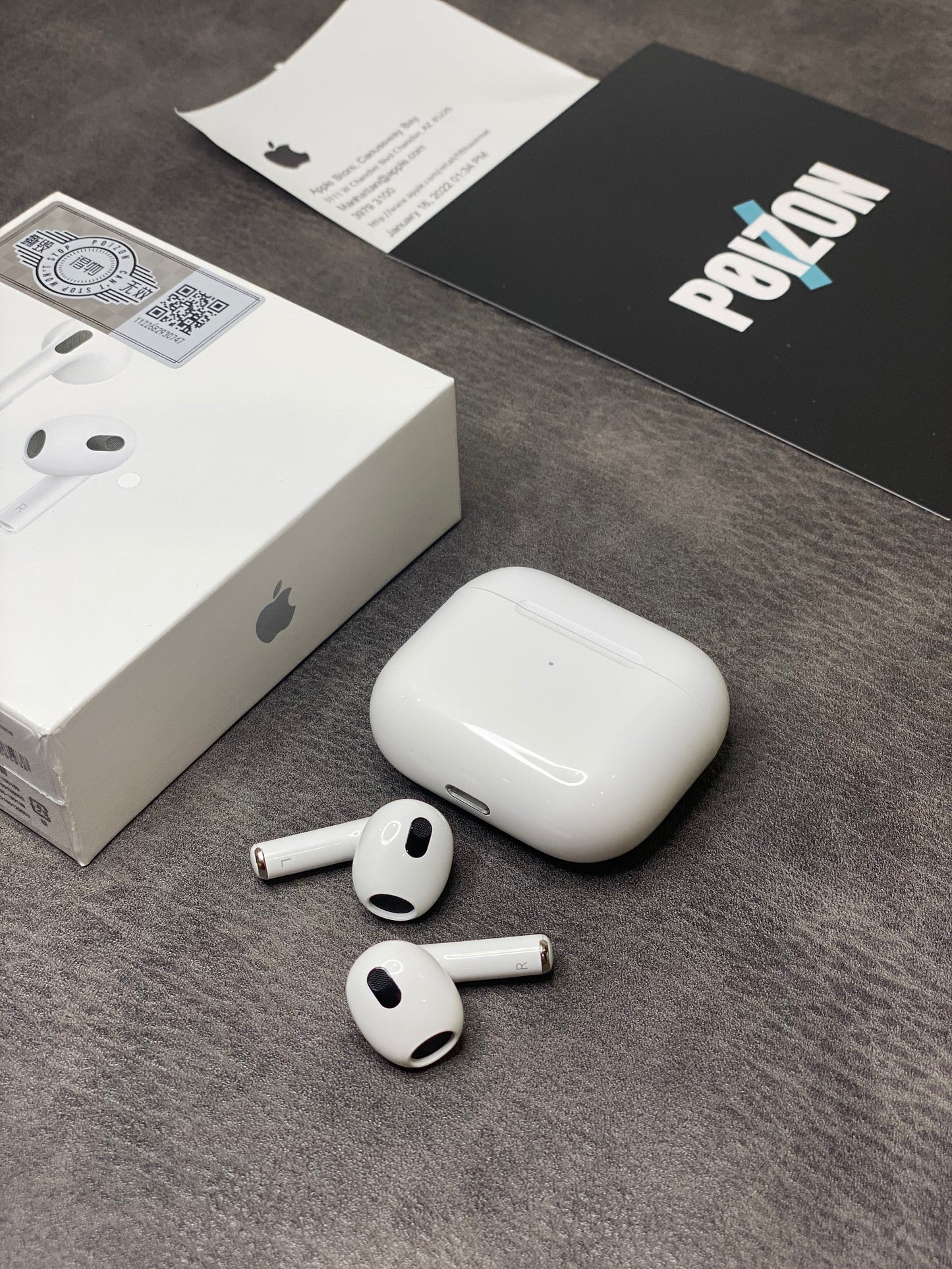 Apple AirPods Pro 3rd Gen White Bluetooth In-Ear Earbuds w/ Mic & Case