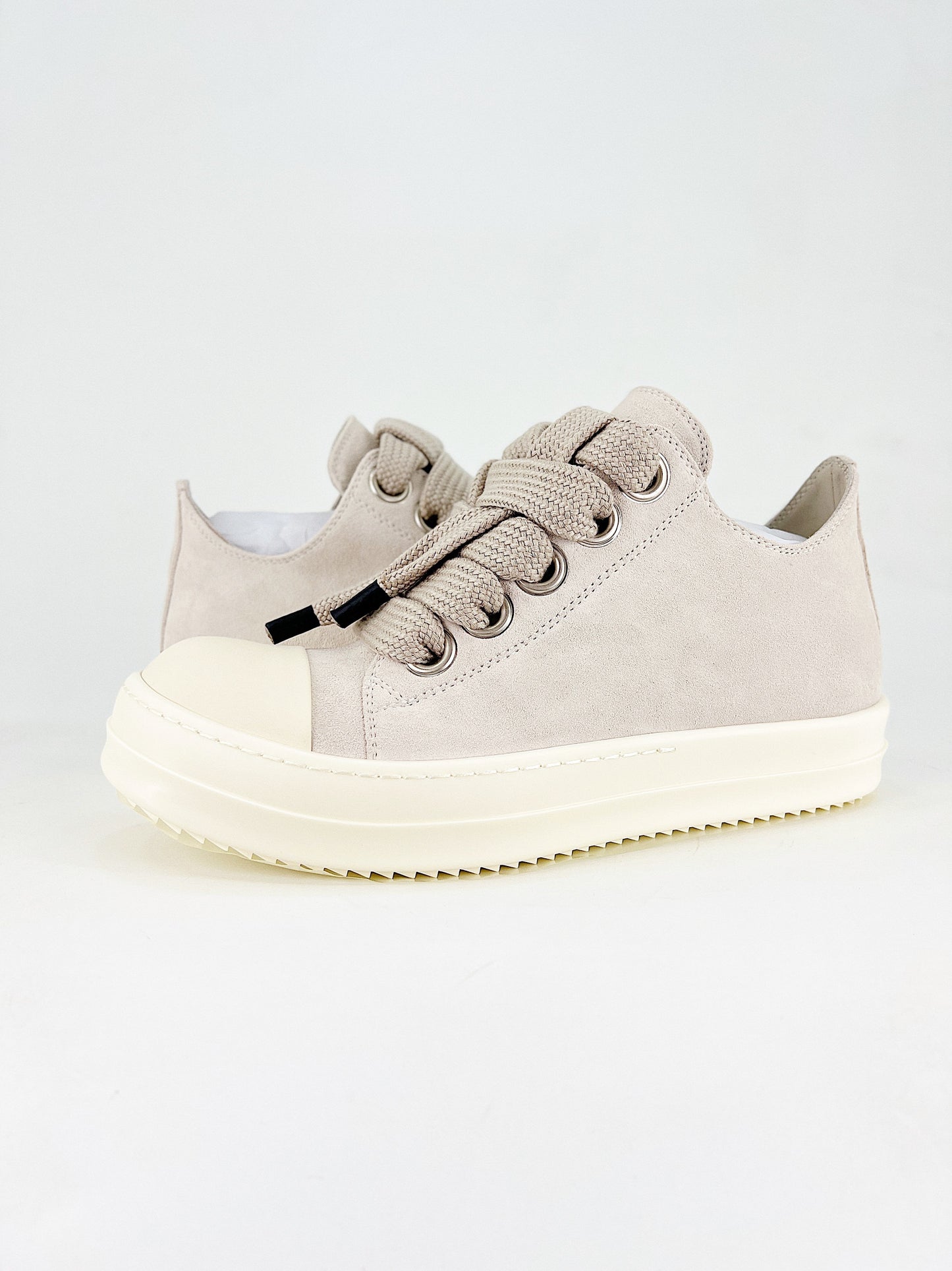 Rick Owen’s white jumbo lace