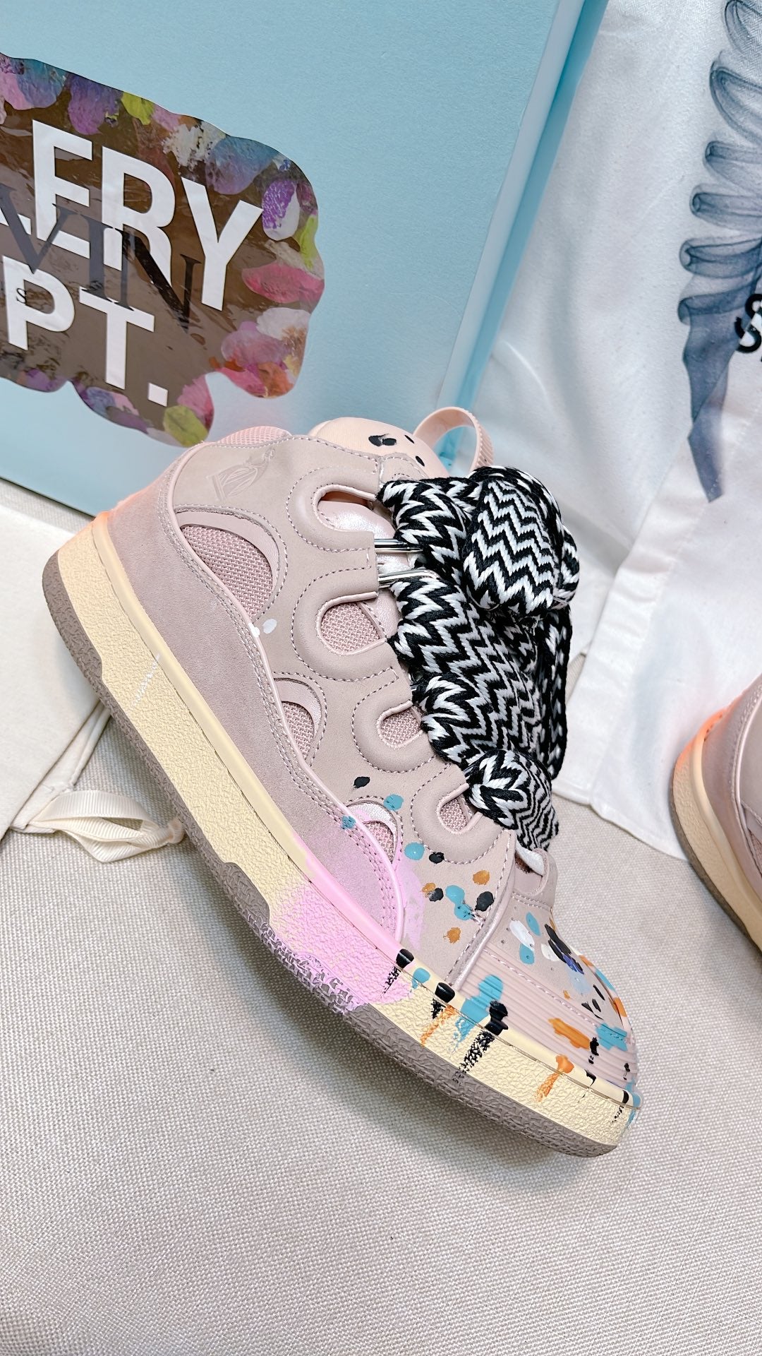 Gallery dept Lanvin curb