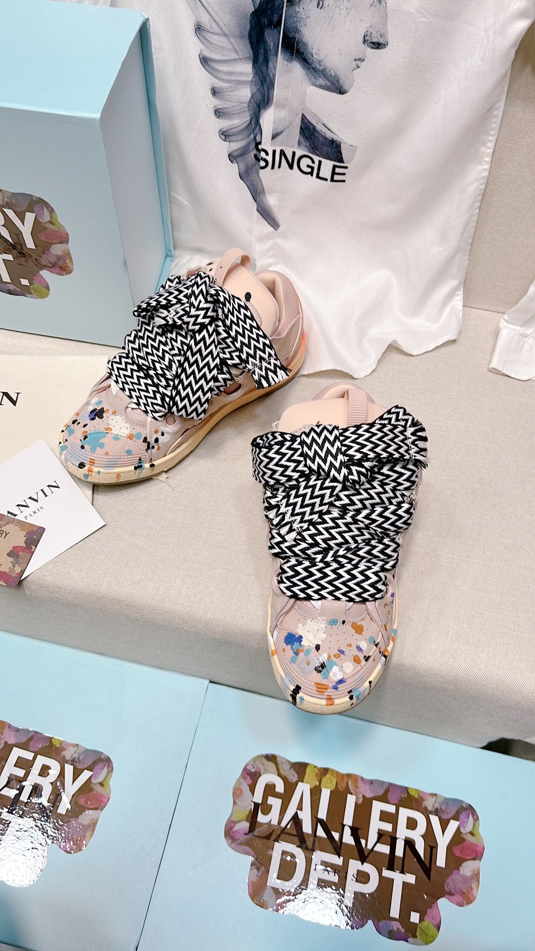 Gallery dept Lanvin curb