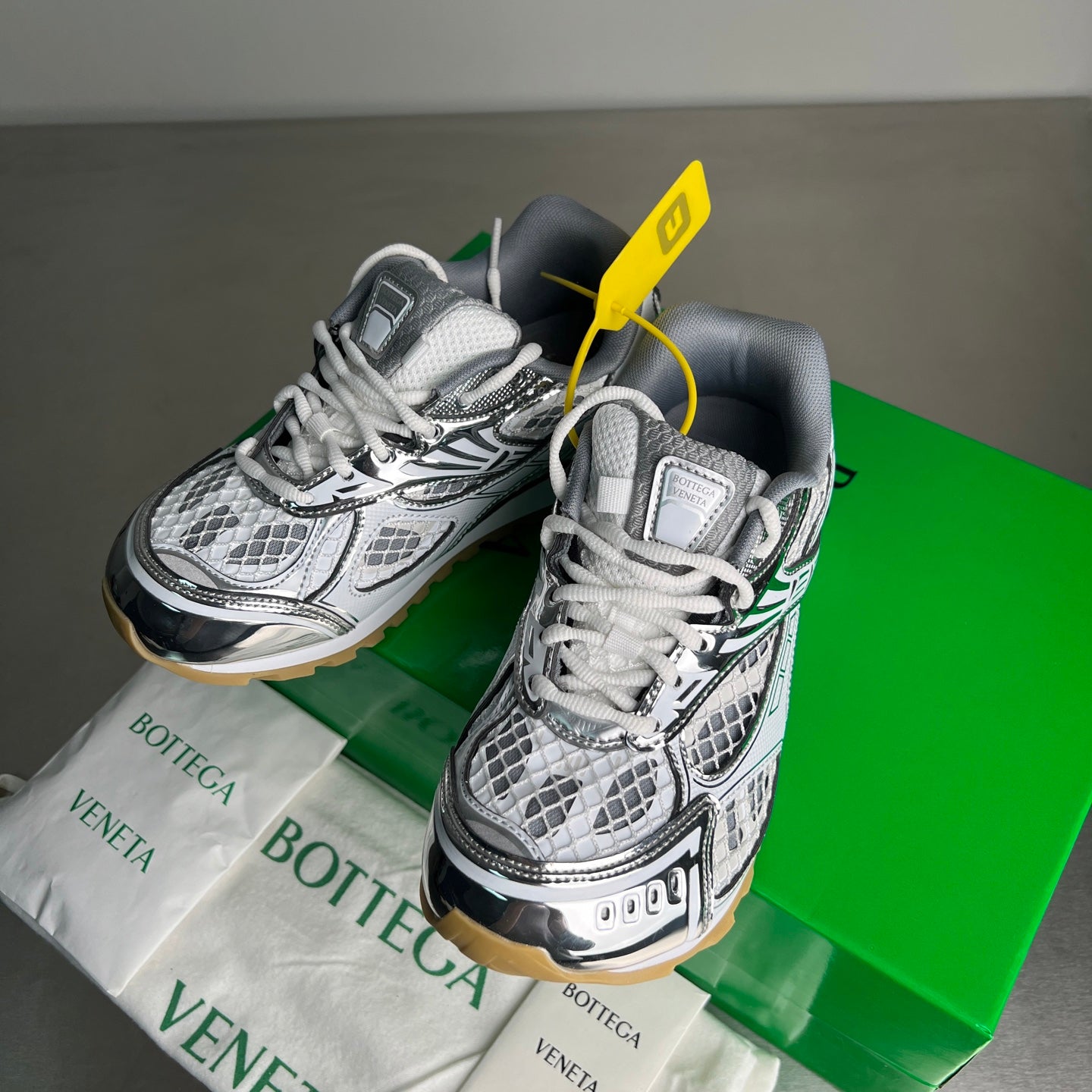 Bottega venta orbit silver and white