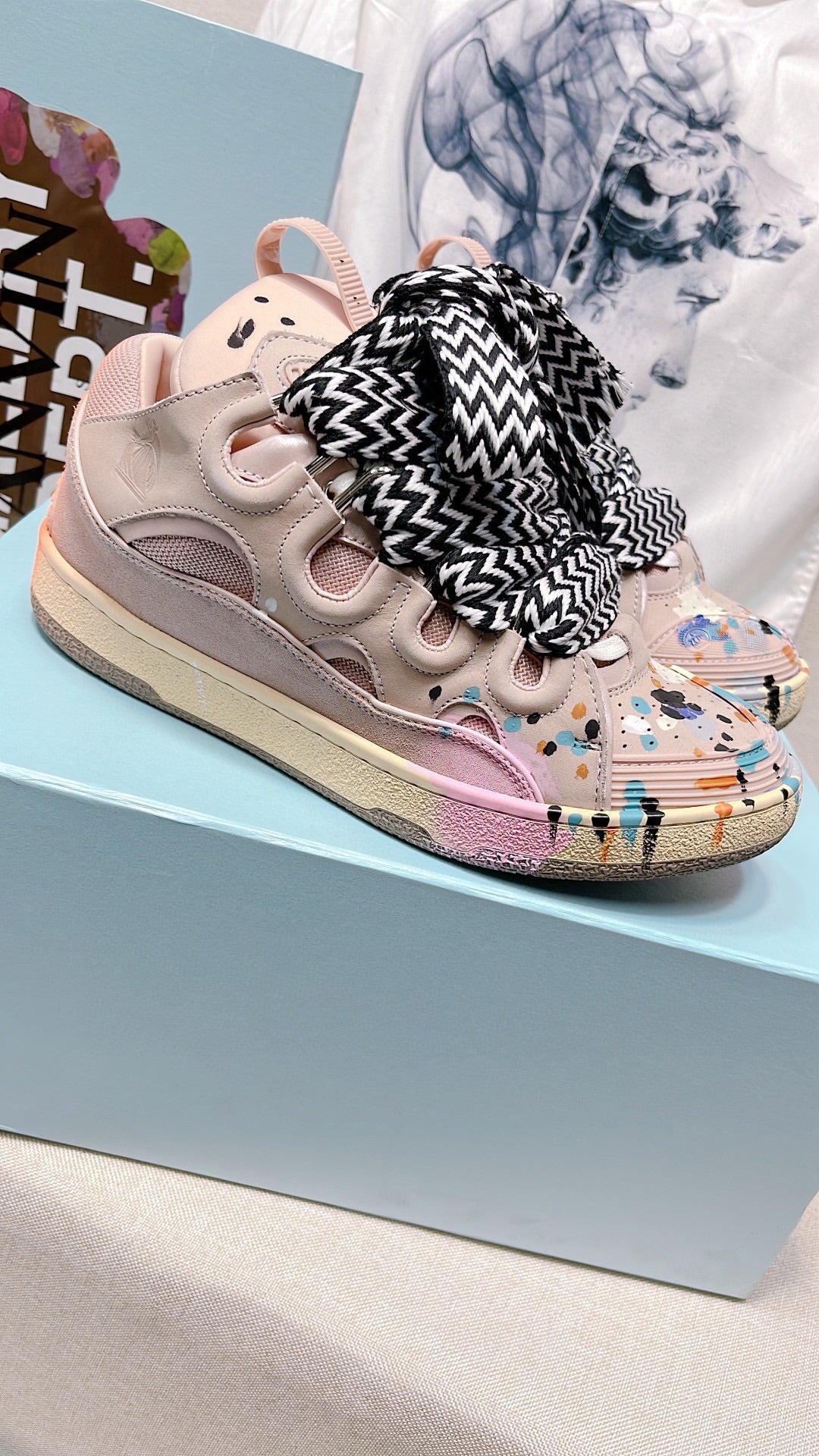 Gallery dept Lanvin curb