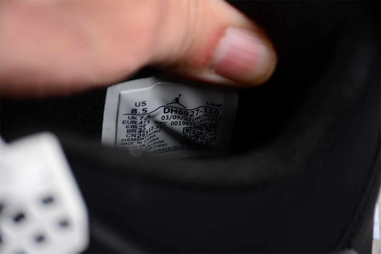 Air Jordan 4 white thunder