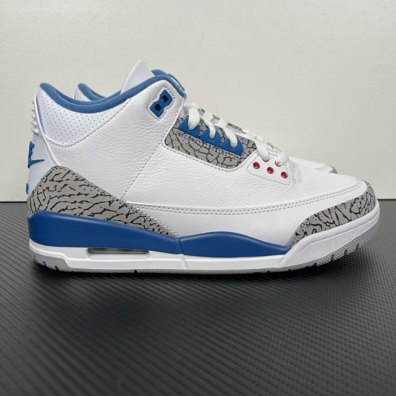 Air Jordan 3 'True Blue' 2026