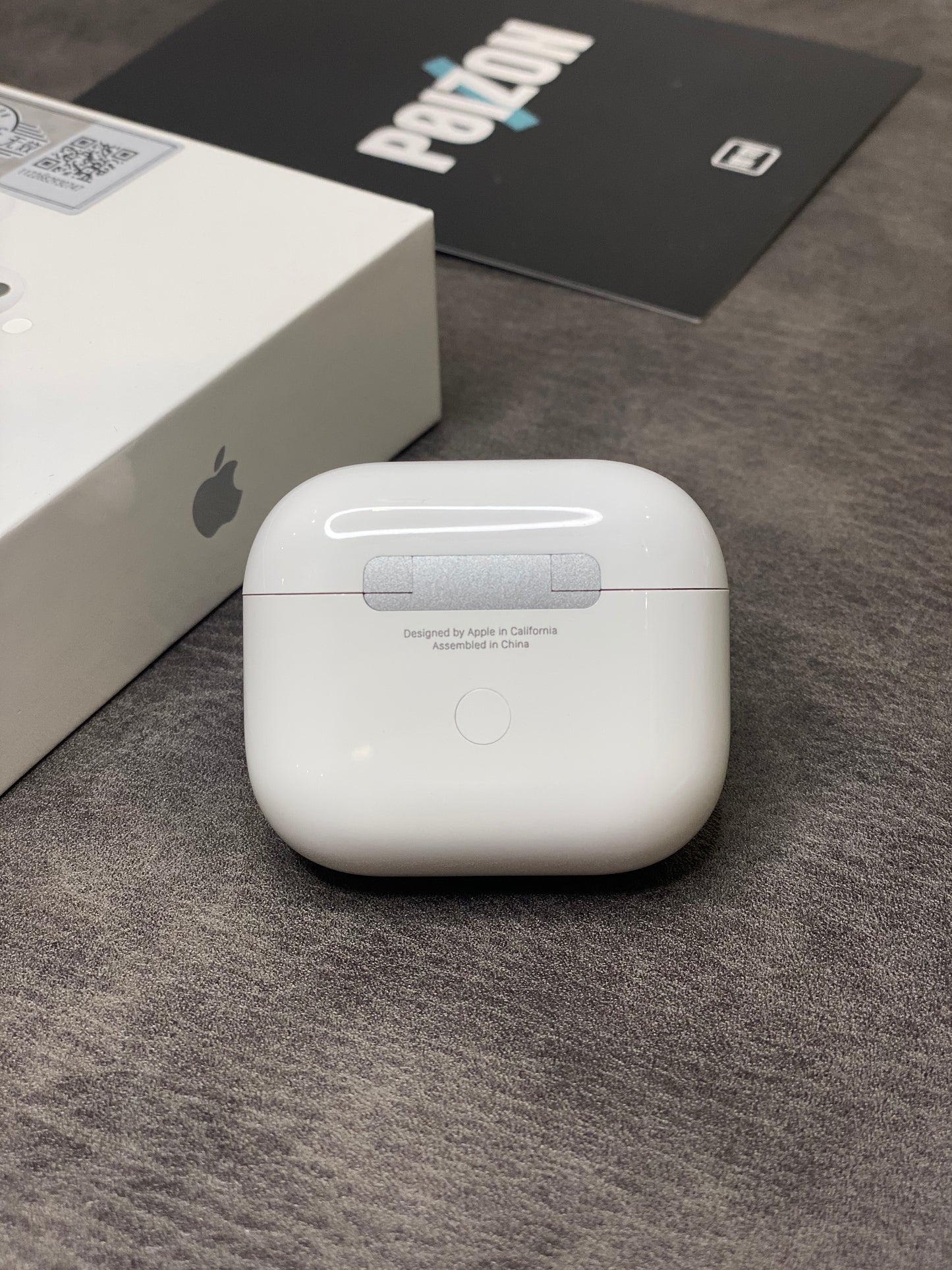 Apple AirPods Pro 3rd Gen White Bluetooth In-Ear Earbuds w/ Mic & Case