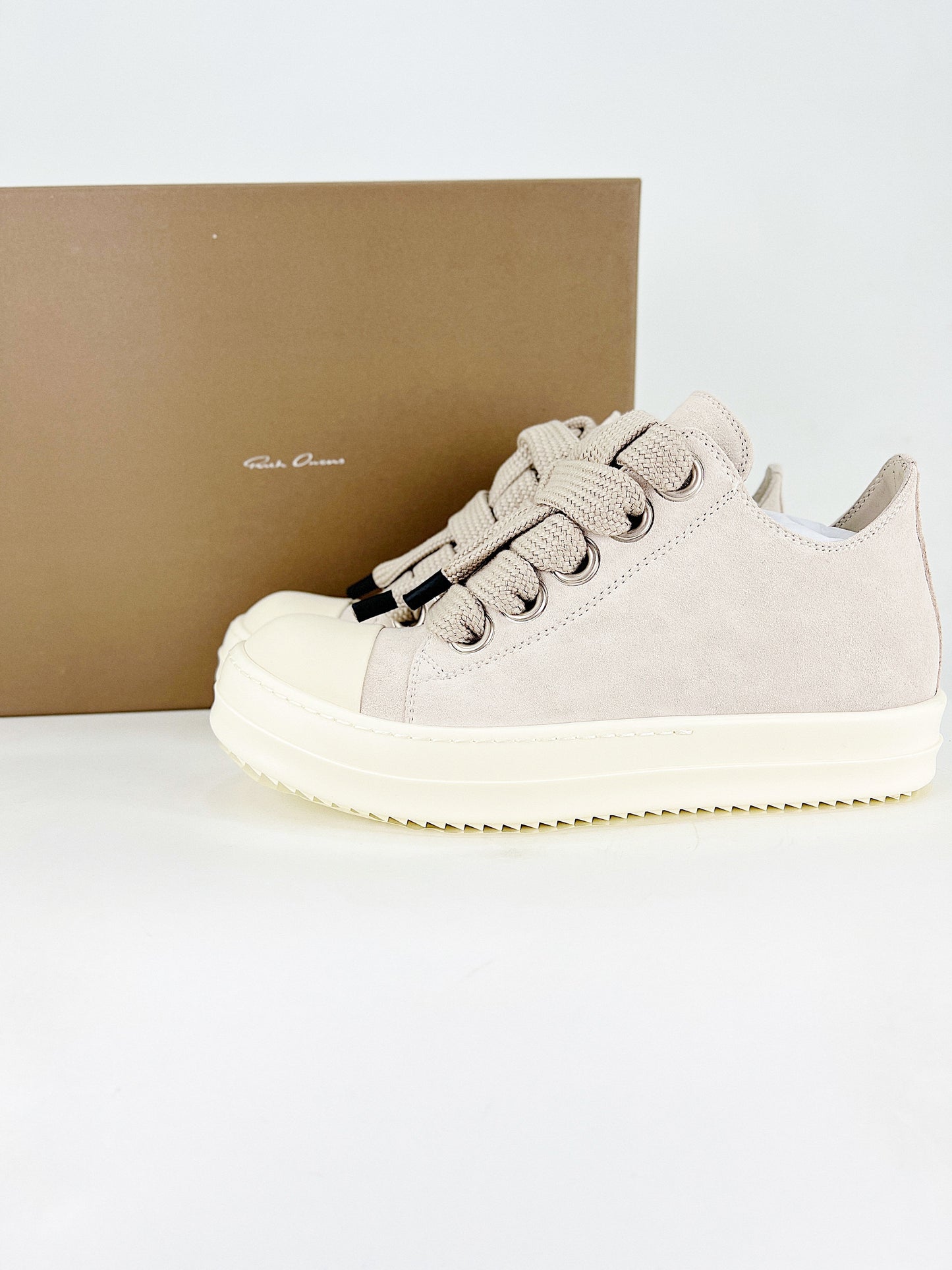 Rick Owen’s white jumbo lace