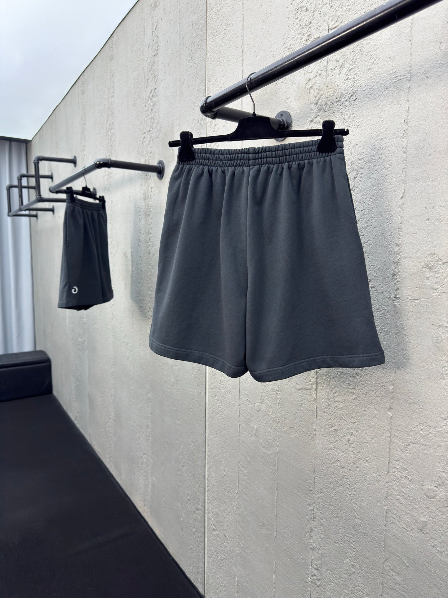 MEN'S BASKETBALL SERIES - SWEAT SHORTS IN BLACK