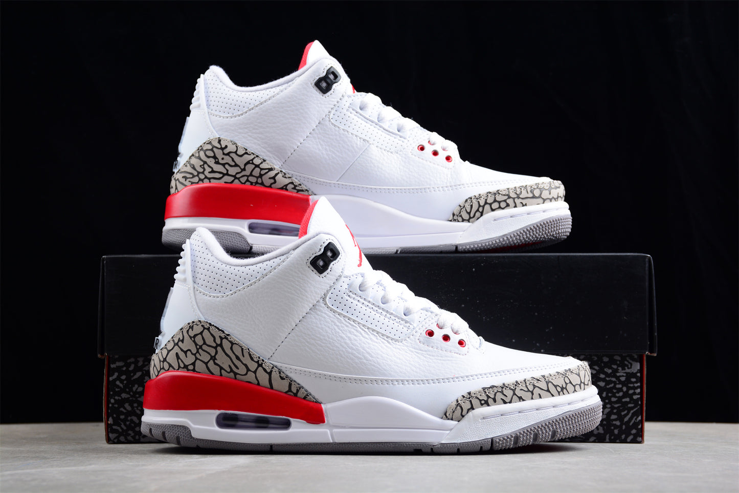 JORDAN 3 RETRO 'FIRE RED'