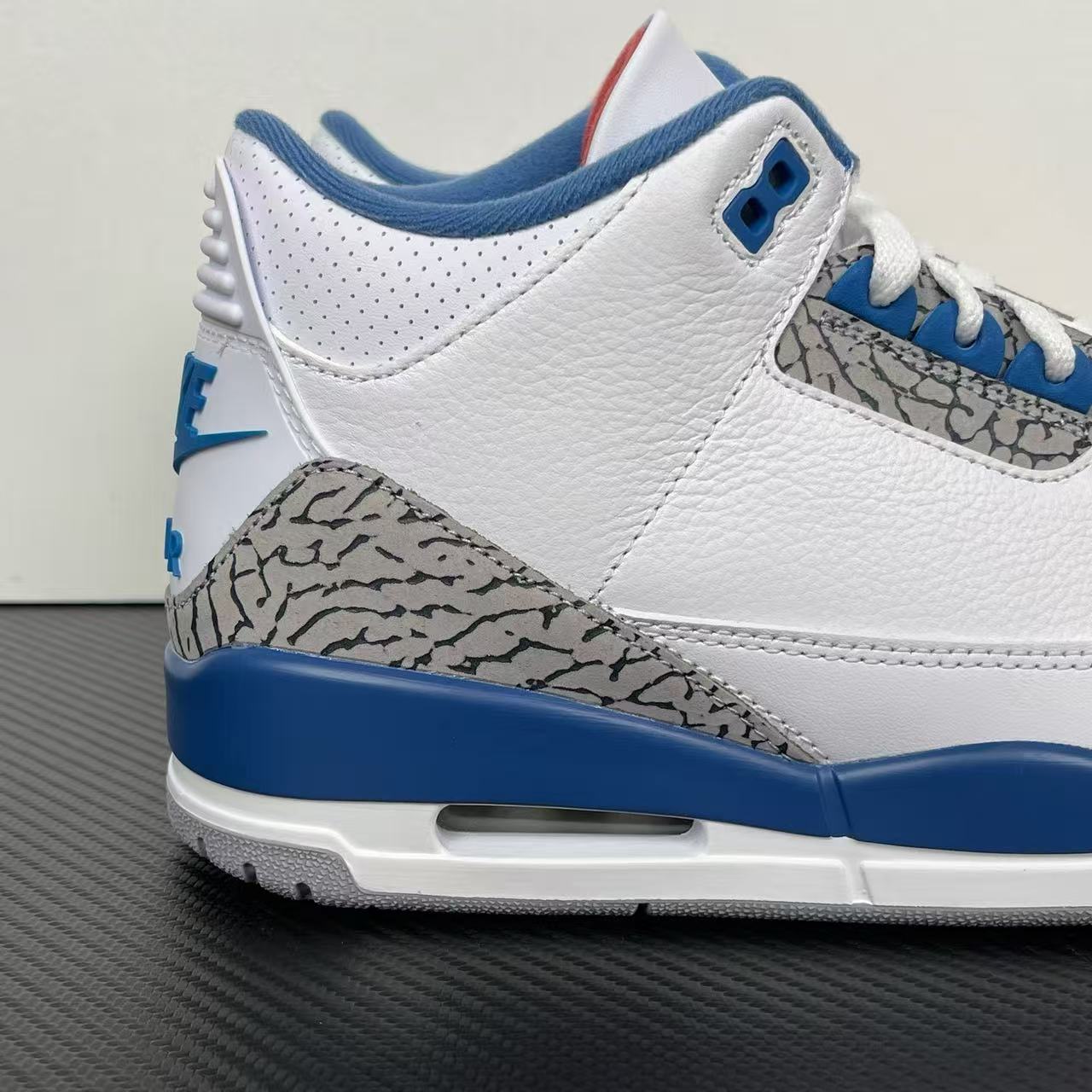 Air Jordan 3 'True Blue' 2026